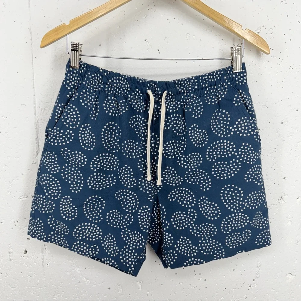 J. Crew men's size Small blue and white paisley lined dock shorts